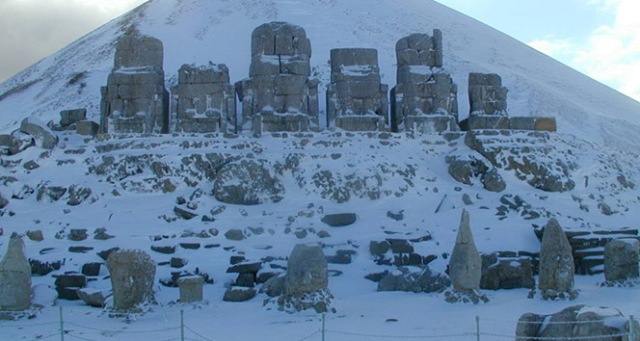 Nemrut Dağı beyaza büründü