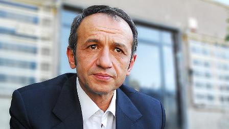 Yazar Yalsızuçanlar: Hayyam Batıdaki üstünkörü okumanın kurbanı olmuştur