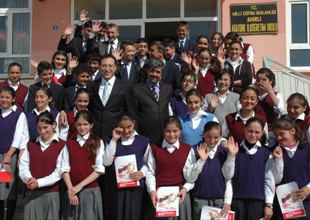 Kaymakam ilçeye dershane getirdi