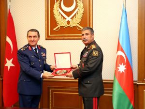 Hava Kuvvetleri Komutanı Orgeneral Küçükakyüz Azerbaycan'da