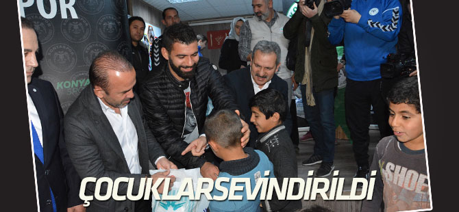 Konyaspor çocukları sevindirdi