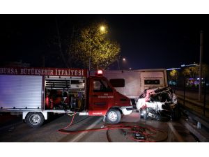 GÜNCELLEME - Bursa'da işçileri taşıyan midibüs devrildi