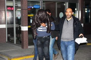 Konya'da Kamyonete Aldıkları Kadını Gasp Ettiler