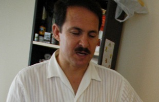 Kekemeliğe hipnozla çözüm üretti