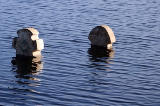 Baraj suları çekilince mezarlıklar yeniden ortaya çıktı