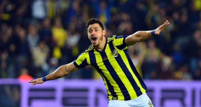 Giuliano Fenerbahçe'yi sırtlıyor