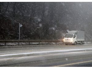 Bolu Dağı'nda yoğun kar yağışı