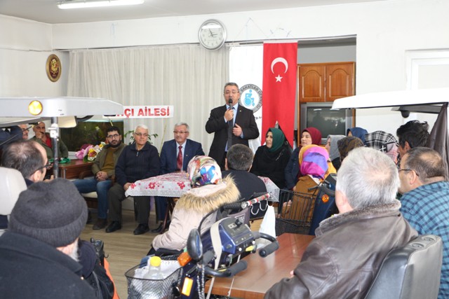 Hançerli engellileri yalnız bırakmıyor