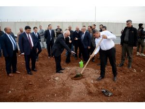 Kilis'te askeri üs bölgesine sevgi ve kardeşlik bahçesi kuruldu