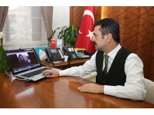 Vali Aktaş, AA'nın fotoğraf oylamasına katıldı