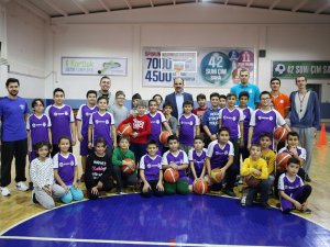 Başkan Altay spor okullarını ziyaret etti