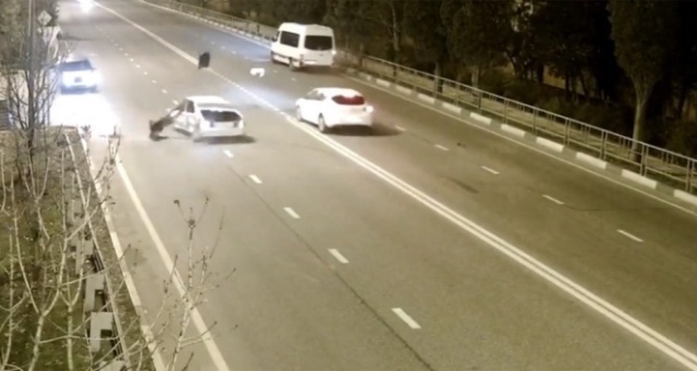 Kurallara uymayan sürücüler kazalara yol açtı