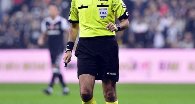 Tekme atan hakeme 3 ay men