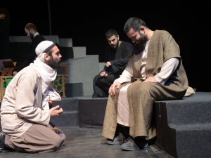 Selçuk’ta  “İle Mecnun” oyunu sahneleniyor