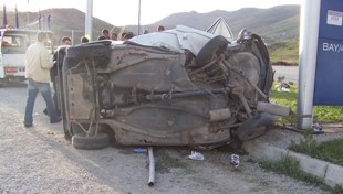 Trafik kazasında 2 ölü, 4 yaralı