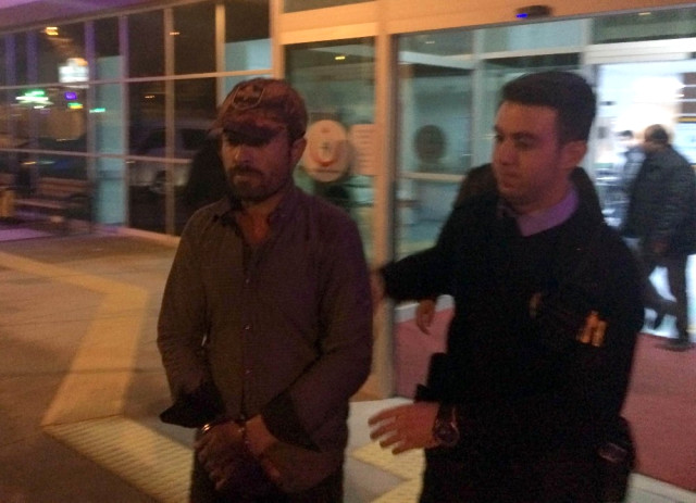 Kaçak Afgan Yolcuların İhbarı Üzerine Yakalandı