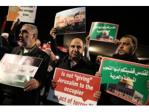Tel Aviv'deki ABD Büyükelçiliği önünde protesto