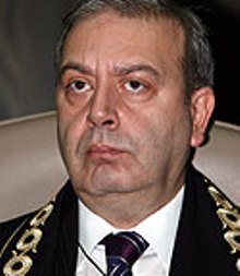 Ergenekon savcılarına suç duyurusu