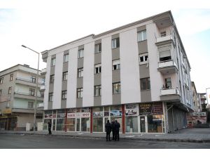 Eşi ve 3 çocuğunu öldürdü