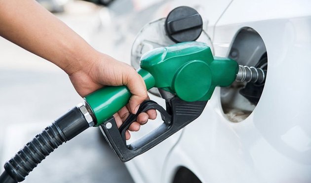 Araç sahiplerine kötü haber! Benzine zam geliyor...
