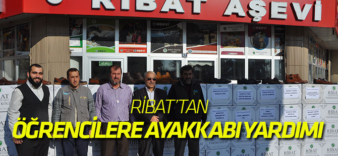 Ribat’tan öğrencilere ayakkabı yardımı