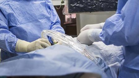 İngiliz cerrah hastalarının ciğerlerine imzasını attığını itiraf etti