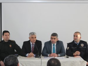 Muhtarlarla istişare toplantısı yapıldı