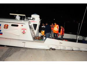 Kayalıklardan düşen kişiyi sahil güvenlik ekipleri kurtardı