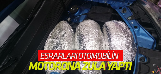 Otomobilin motorundan esrar zulası çıktı