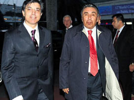 Doğan, Axell usulsüzlüğü için adliyede