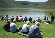 Hollandalı turistler Meke gölünde