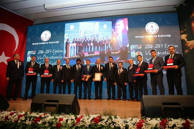 MEB YENİLİKÇİLİK ÖDÜLLERİNDE KONYA İL MİLLİ EĞİTİMİN BAŞARISI