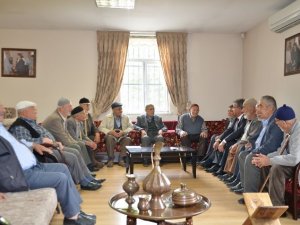 Emekliler tadını çıkarıyor