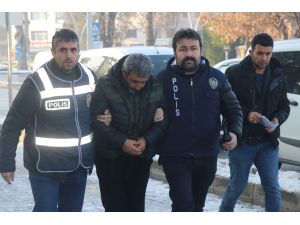 GÜNCELLEME - Kadına satırlı saldırı güvenlik kamerasında