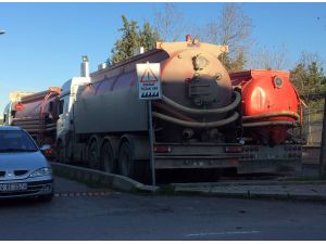 Tuzla'da kimyasal atıktan yayılan koku