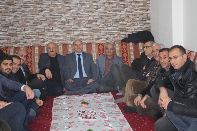Yazırdaki emlakçılar, birlik ve dayanışma içinde