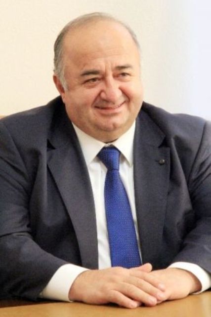 Azman’dan Öztürk’e tebrik