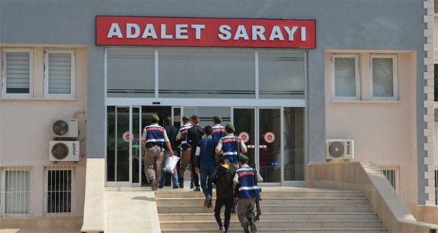Trafodan kablo çalan zanlılar jandarma ekiplerince yakalandı