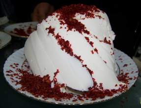 Kırmızı biberli dondurma görenleri şaşırttı