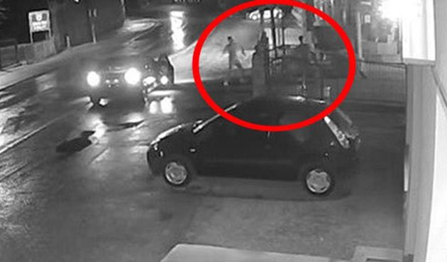 Yıldız futbolculardan camiye çirkin saldırı!