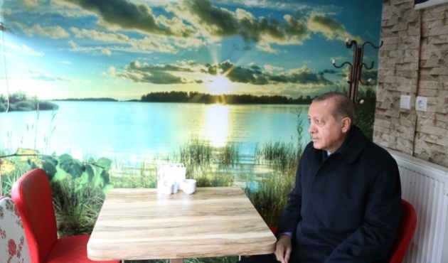 Cumhurbaşkanı Erdoğan o daveti kıramadı! Masaya oturdu ve bekledi...