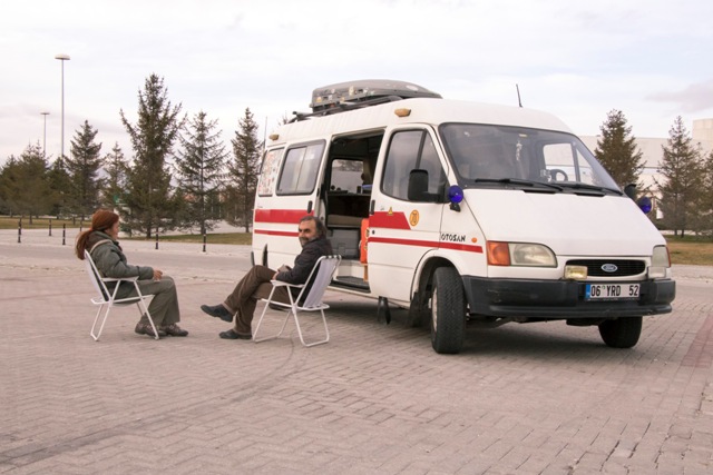 Ambulanstan karavana dönüştürdüğü "Necovanni" ile yollarda