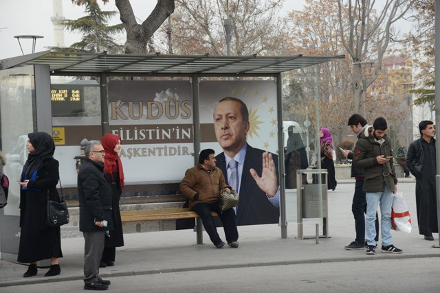 Büyükşehir’den “Kudüs” temalı otobüs durağı