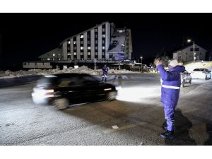 Uludağ'da herkes eğlenirken onlar nöbet tuttu