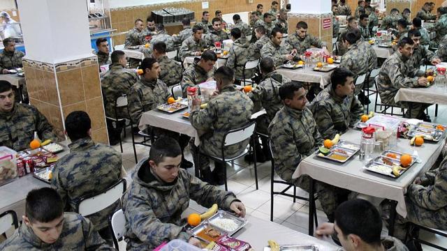 Milli Savunma Bakanı Canikli: Askeri birliklerde organik ürün tüketilecek