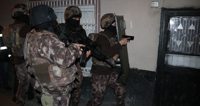 Torbacılara şafak vakti baskın: 8 gözaltı