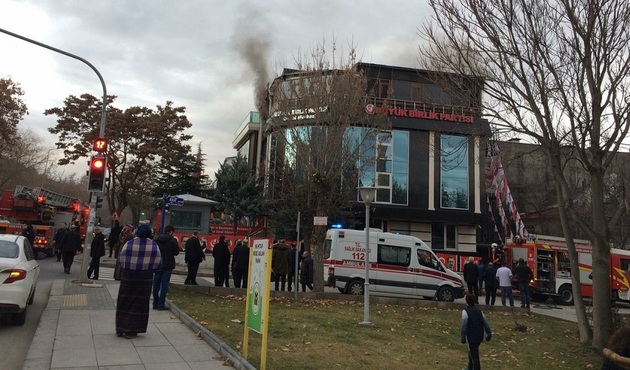 Mustafa Destici'nin odasında patlama...