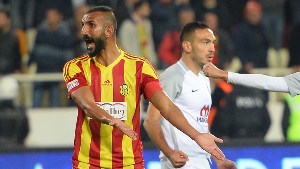 Osmanlıspor Yalçın Ayhan'ı transfer etti