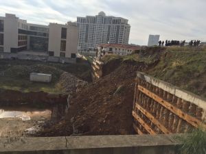 GÜNCELLEME - Ataşehir'de toprak kayması