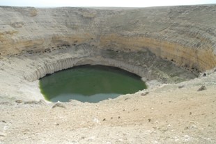 Obruklar yerleşim merkezlerine yaklaşıyor